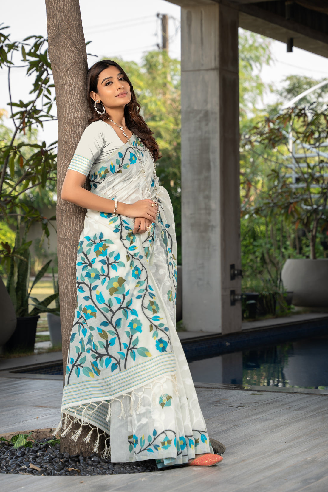 Ishika Fab White Cotton Saree