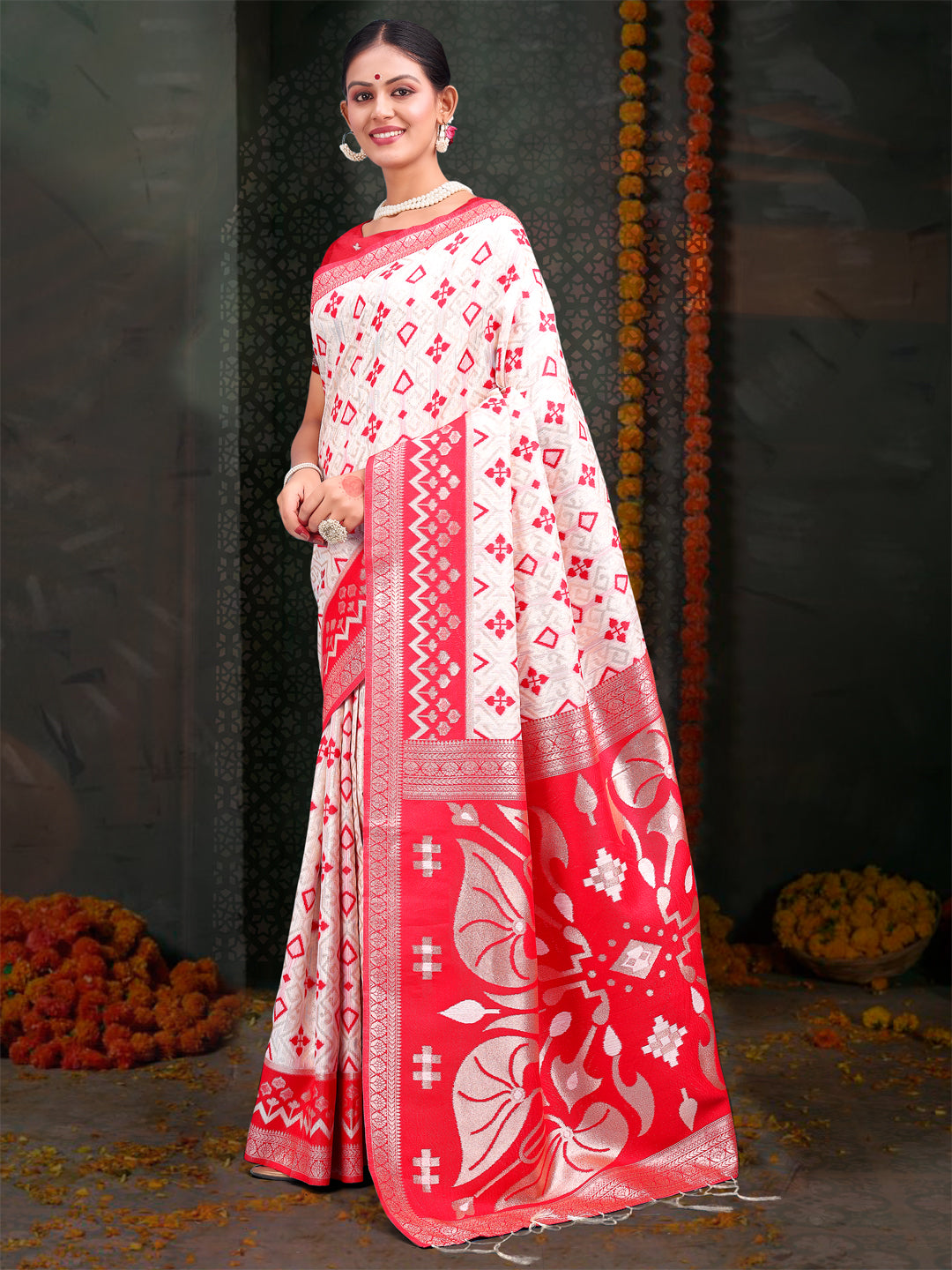 Red & White Linen Cotton Saree