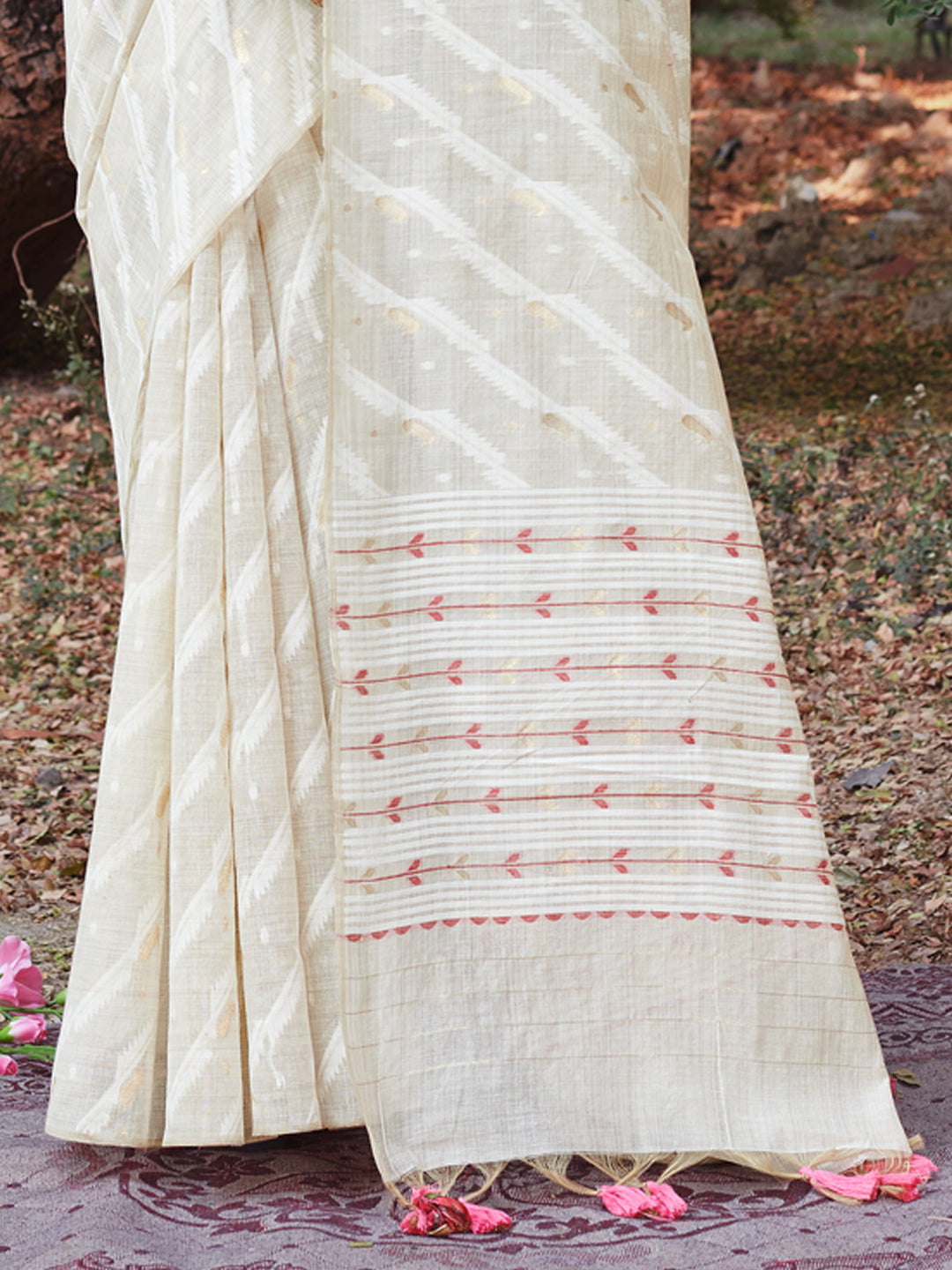 Sangam White Cotton Saree